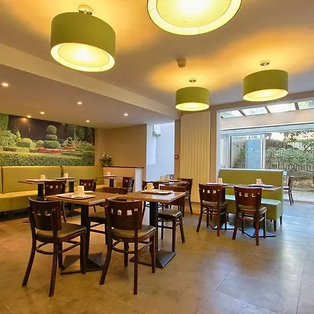 Timhotel Nation Hotel 3*