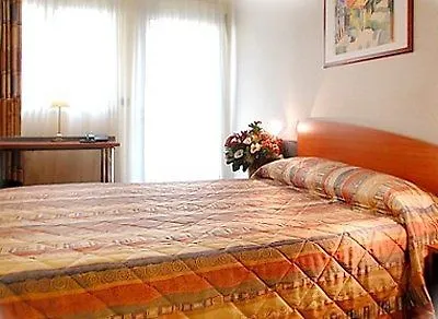 Timhotel Nation 3*